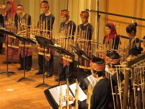 Keberadaan alat musik ini sudah ada sejak dulu. 27+ Kesenian Jawa Barat Lengkap Beserta Gambar dan Penjelasannya