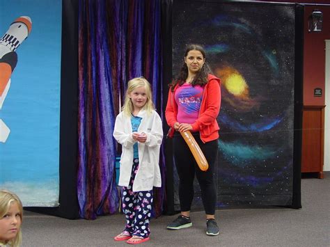 Traveling Lantern Actors Educate, Entertain – Hartford Courant