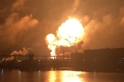 Massive explosion at Philadelphia oil refinery: reports