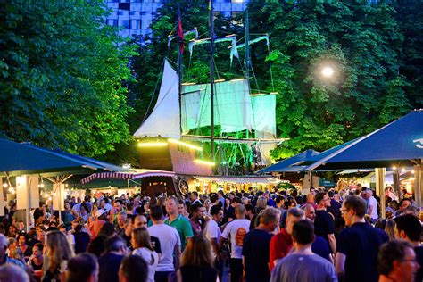 Der 300 jahre alte hamburger fischmarkt hat wie gewohnt vom frühen morgen bis 9.30 uhr geöffnet. 33. Hamburger Fischmarkt in Stuttgart · 8. - 18. Juli 2021 ...