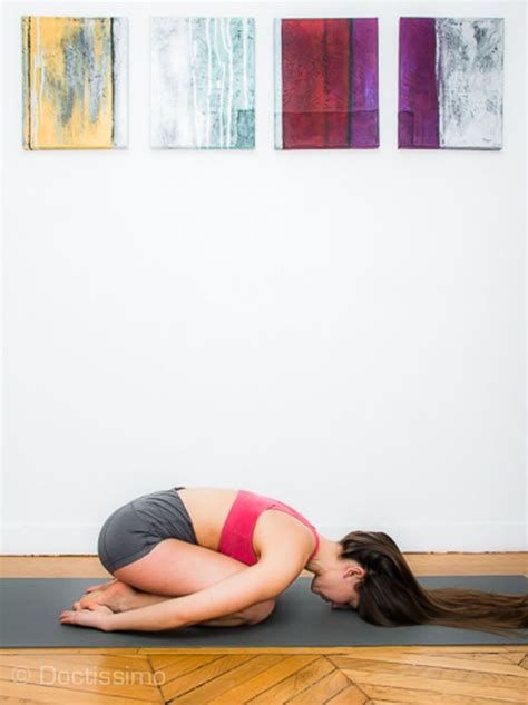 Yoga pour le dos postures pour soulager le mal de dos Posture de yoga Yoga débutant