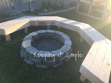 This beautiful, circular fire pit wouldn't be a stand out of any sort if not for the metal grilled pan in the center of it. DIY Fire Pit Bench with Step by Step Insructions • Keeping ...