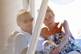 Liam Neeson vuelve a sonreír al lado de su novia, Freya St. Johnston ...
