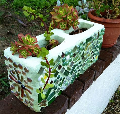 Magnificent Mosaic Cinder Block Planter Diy Mosaic Garden Mosaic