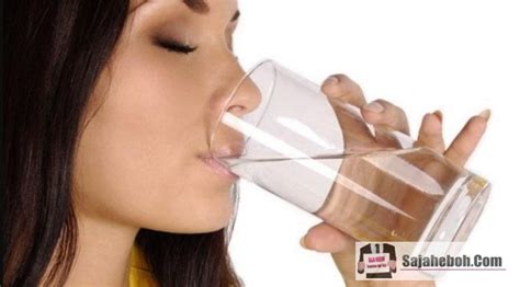 Minum air hangat ternyata memiliki berbagai manfaat untuk tubuh. Minum Air Putih Ketika Perut Kosong Dalam Sebulan, Apa ...