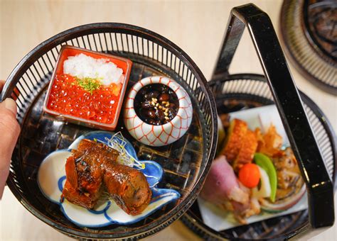 Manage your video collection and share your thoughts. 高雄巨蛋美食あこや太羽魚貝料理-最浮誇石狩鍋+親子丼定食!元月限定華麗日式新年小菜 - 美食好芃友