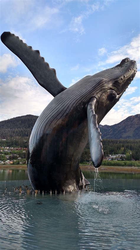 Breaching Humpback Whale Statue In Juneau Alaska Criaturas Marinas