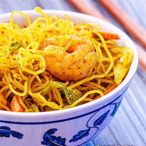 Singapore is famous for food. Singapore Rice Noodles with Shrimp | Recipe in 2020 | Food recipes, Rice noodles, Singapore rice ...