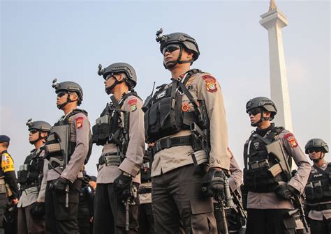 Berapa Gaji Polisi Brimob di Indonesia?