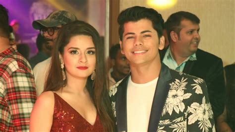 Avneet Kaur Siddharth Nigam And Their Most Fabulous Couple Stylish Moments Iwmbuzz