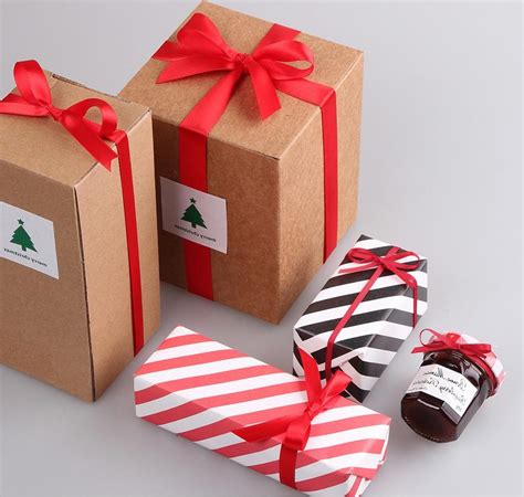 idées festives pour l emballage de cadeaux avec boîte en carton de Noël Déco de fête
