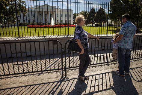 Secret Service Erects Extra Fence Around White House Time