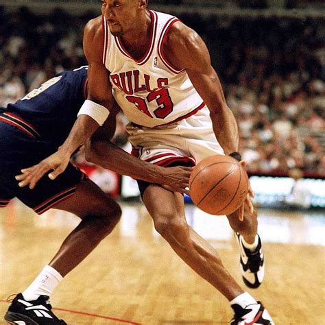Basketball stars kevin durant and scottie pippen have been feuding on social media over the kevin durant, 32, clapped back at chicago bulls legend scottie pippen after he criticized him in a. Scottie Pippen's 10 Best On-Court Shoes