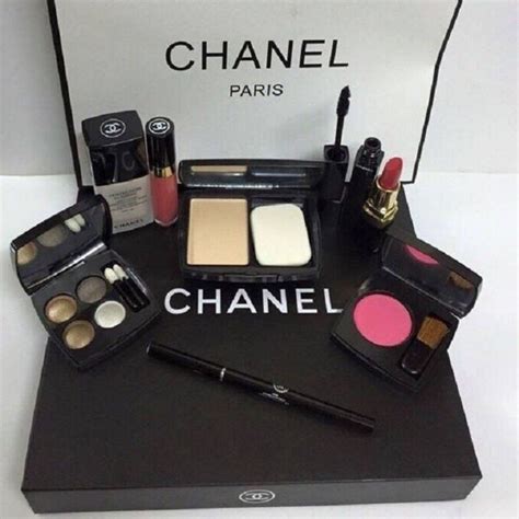 Chanel 9 In 1 Make Up Set Lipstick Blusher Cpmpact Powder Eyeliner