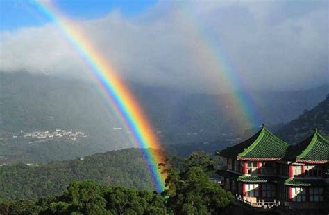 Longest Lasting Quadruple Rainbow Appears Over Taipei Taiwan For 9