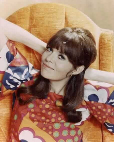 Hot Pictures Of Barbara Feldon Will Get Many Heads Turning The Viraler
