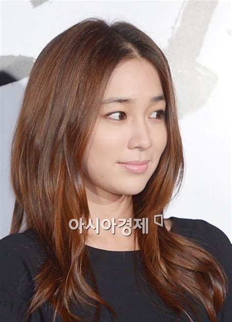 Actress Lee Min Jung Returns To Korea Alone On The 14th Hancinema