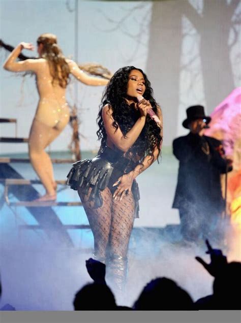 Nicki Minaj Performs At The Bet Awards Nicki Minaj Beyonce Rihanna