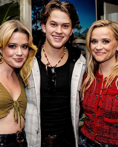 Reese Witherspoon And Ryan Phillippe Reunited For Their Son Deacon S Album Release Party