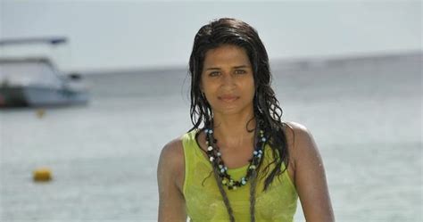 indian desi hot actress bathing in sea with mini skirt photos beautiful desi sexy girls hot