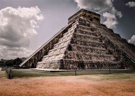 Пирамида всевластия или огромный улей что за странная постройка в