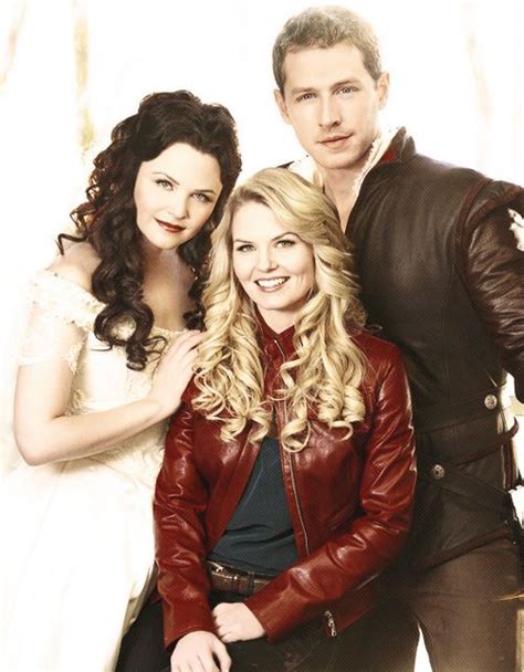 Snow And Charming With Their Daughter Emma Prince Charming Snow And