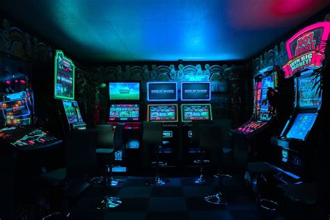 Hd Wallpaper Gaming Room With Arcade Machines Video