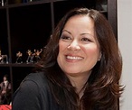 Shannon Lee Biography - Facts, Childhood, Family Life & Achievements