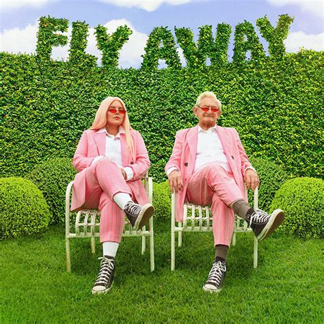 Tones And I トーンズ・アンド・アイ「fly Away フライ・アウェイ」 Warner Music Japan