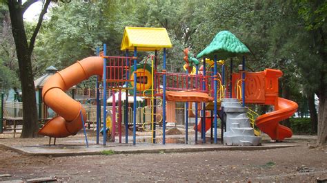 Más juegos recreativos para niños. ¿Parques con juegos? Comienza el mes del niño en familia