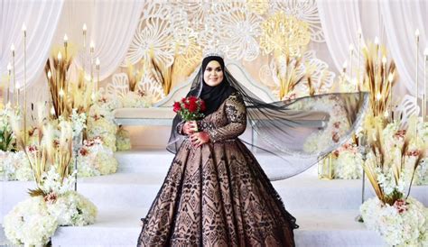 Pre wedding album design 2018 psd templates 12x36 sheet studiopk. Top 10 inspirasi baju pengantin tema 'Hitam Itu Menawan' - Malaysia Wedding Directory