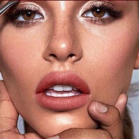 Gorgeous Kevynaucoin Skin Makeup Freckles Makeup Neutral Eye Makeup