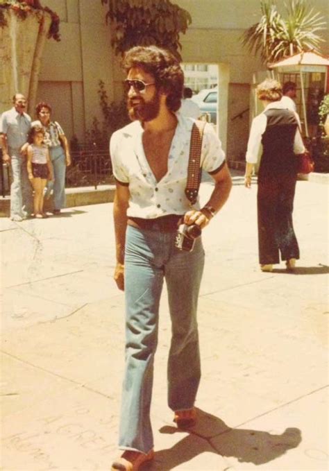 40 Cool Men Snaps That Defined The 1970s Male Fashion Vintage News Daily