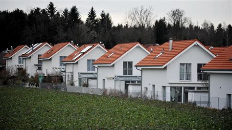 Diese erdgeschosswohnung befindet sich in der seestadt, (wohnfläche 38qm) mit sehr hohen decken und terrasse (11qm. Was ist günstiger: Miete oder Kauf der Wohnung? | St ...