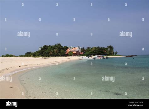 Turtle Island Blue Skies Hi Res Stock Photography And Images Alamy