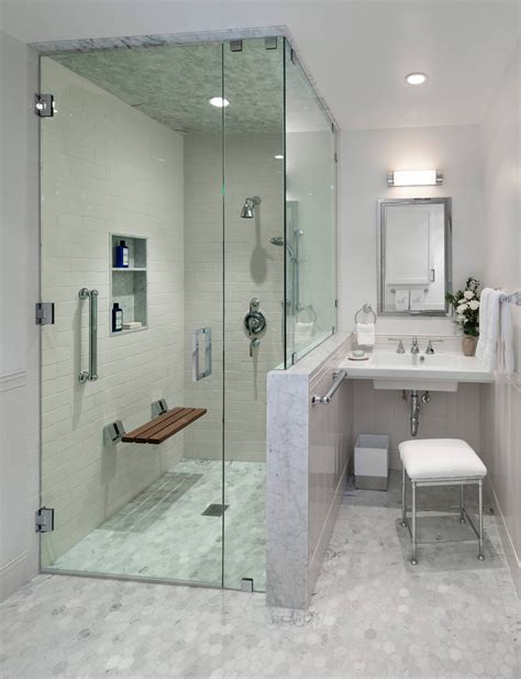 42 Chic Design Ideas To Rejuvenate Your Master Bathroom