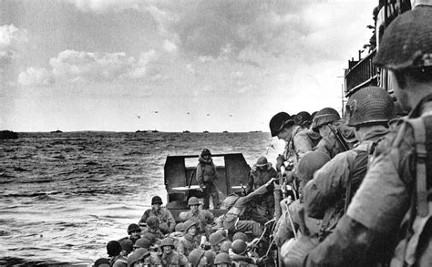 Airborne troops were dropped behind enemy lines in the early hours, while thousands of ships gathered off the. Weersvoorspelling van D-day, wat was de impact? - D-day Info