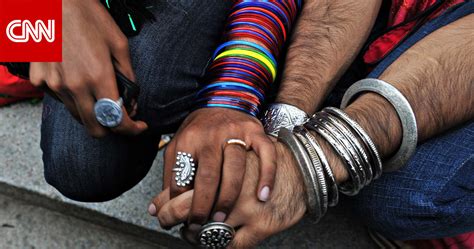 الهند تراجع قانوناً يجرّم المثليين بالجنس Cnn Arabic