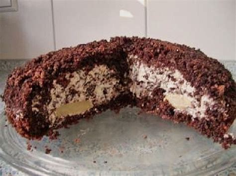 Ist der kuchen ausgekühlt, kuchen mit einem löffel etwa 1cm tief aushöhlen. Kuchen maulwurfshügel Rezepte | Chefkoch.de