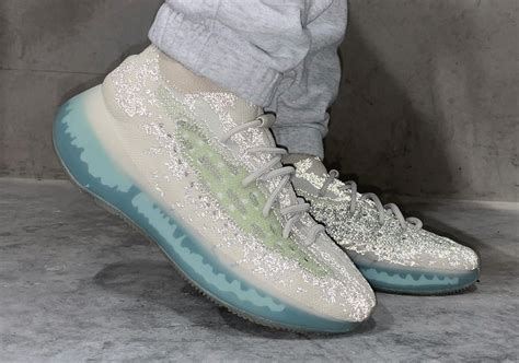 This community is dedicated for yeezy shoe lovers to share different reviews and their personal views on the shoe. adidas YEEZY BOOST 380 "ALIEN BLUE" 2021年春頃発売予定 | LEAK TOKYO