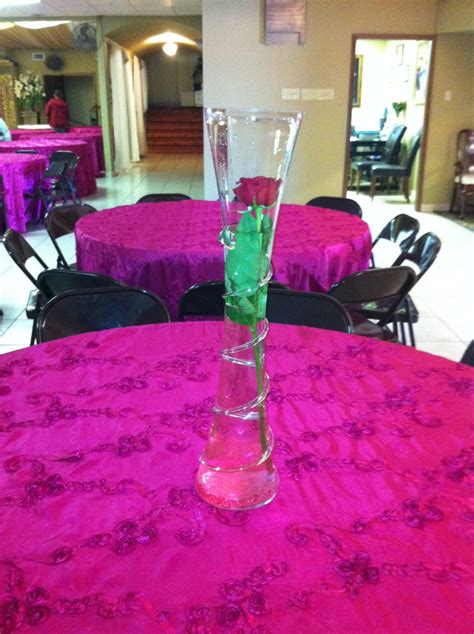How to pose in your quinceanera? Rincon Real Hall Decorations: Perfect Centerpiece for a Quinceanera
