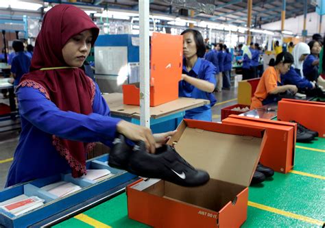 How Nike Shed Its Sweatshop Image To Dominate The Shoe Industry