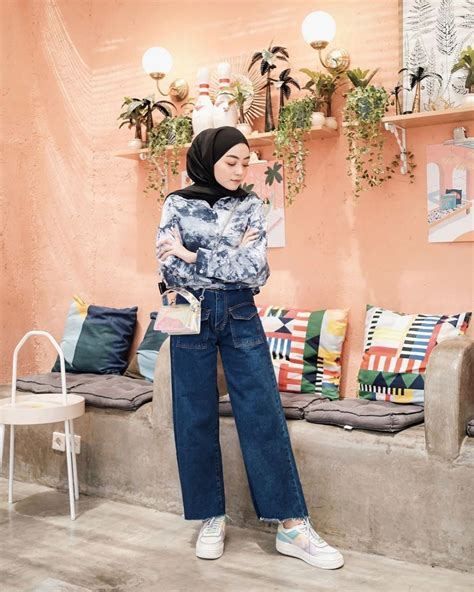 10 Inspirasi Style Hijab Dengan Kemeja Untuk Hangout Hingga Kuliah Gaya Hijab Kasual Pakaian
