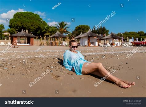 Woman Bikini Lying Down On Sand库存照片2142480725 Shutterstock