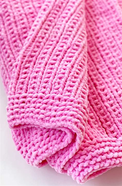 Easy Baby Blanket Knitting Pattern {Broken Rib Stitch} | Handy Little Me