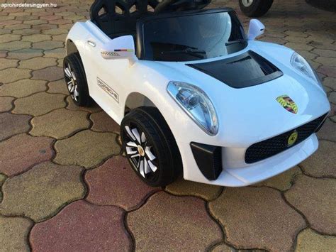 Eladó bucher citycar k 1700 guyer típusú, 1994 évjaratú, 712 üzemórát használt úttisztítógép. Új Porsche elektromos gyermek gyerek autó távirányító ...