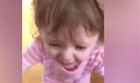 Madre graba y sube a los medios sociales un desgarrador video de su hija de un año mientras