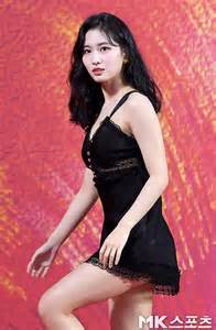 10 Times Twice S Momo Was A Sexy Body Line Queen With Her Unreal Proportions Koreaboo