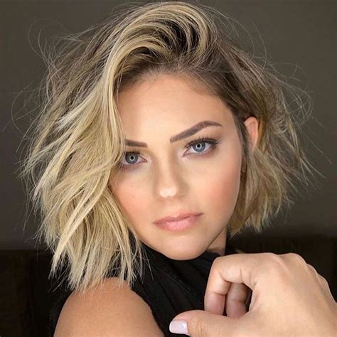 Getting a new haircut can be a way of looking at life a little differently, it can also change the way you're feeling about yourself. 25 Hairstyles Medium Length Bob Hairstyles 2021 - Discover ...