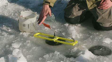 How To Set A Tip Up For Ice Fishing Youtube